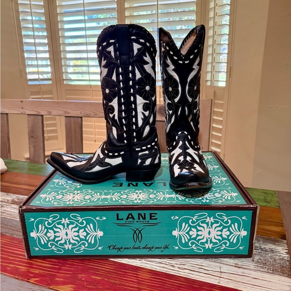 Lane Women's Black and White Western Boots - Picture 4 of 7